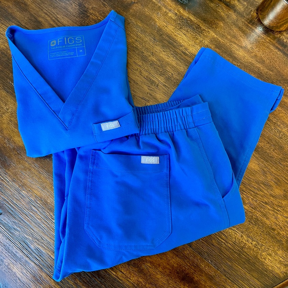 Figs ROYAL BLUE scrub set 💙
